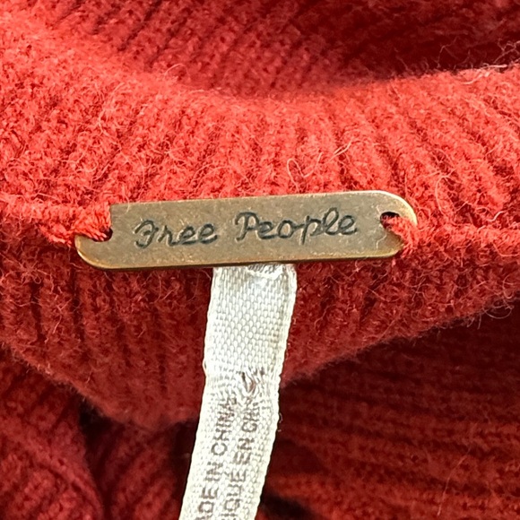FREE PEOPLE Softly Structured Red Knit Turtleneck Tunic Sweater (size XS) - Picture 9 of 13